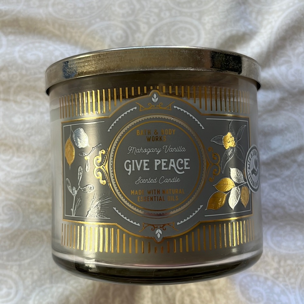 NWT White Barn 3 Wick Candle Mahogany Vanilla